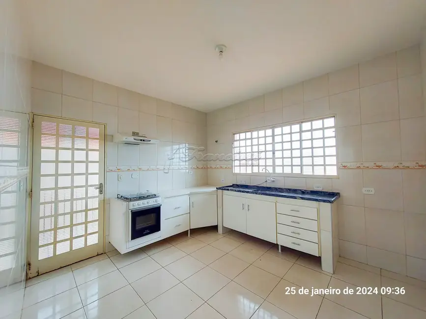 Casa com 3 quartos à venda, 209m2 em Vila Nastri, Itapetininga - SP - imagem 4 Foto 4 de Casa com 3 quartos à venda, 209m2 em Vila Nastri, Itapetininga - SP