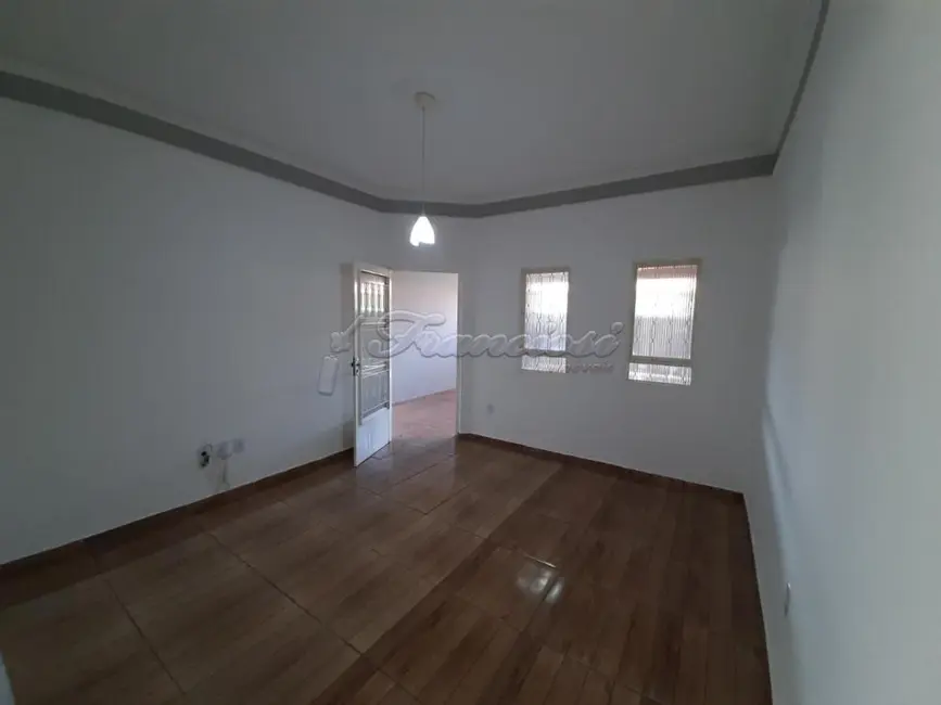 Casa com 2 quartos à venda, 108m2 em Vila Salém, Itapetininga - SP - imagem 2 Foto 2 de Casa com 2 quartos à venda, 108m2 em Vila Salém, Itapetininga - SP