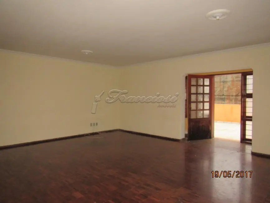 Casa com 4 quartos à venda, 377m2 em Centro, Itapetininga - SP - imagem 4 Foto 4 de Casa com 4 quartos à venda, 377m2 em Centro, Itapetininga - SP