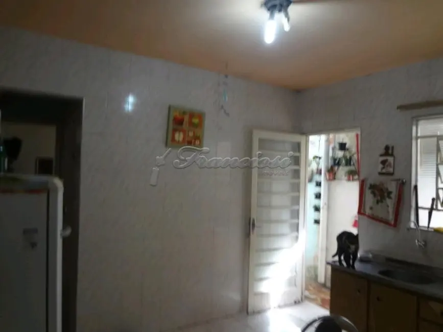 Casa com 2 quartos à venda, 136m2 em Vila Barth, Itapetininga - SP - imagem 5 Foto 5 de Casa com 2 quartos à venda, 136m2 em Vila Barth, Itapetininga - SP