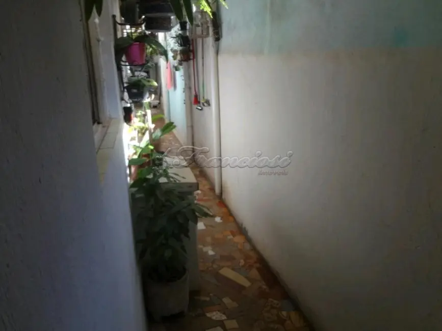 Casa com 2 quartos à venda, 136m2 em Vila Barth, Itapetininga - SP - imagem 3 Foto 3 de Casa com 2 quartos à venda, 136m2 em Vila Barth, Itapetininga - SP