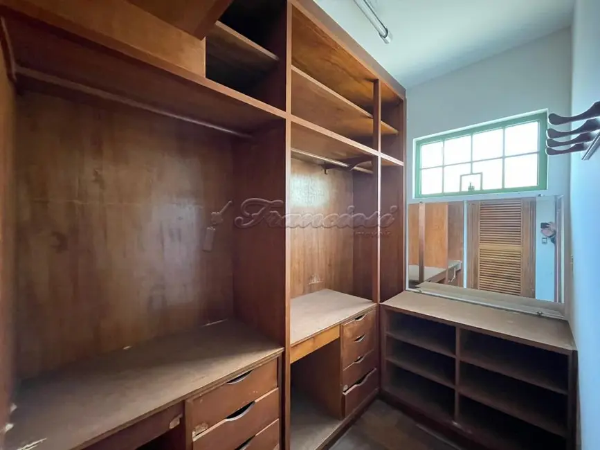 Foto 8 de Casa com 3 quartos à venda, 280m2 em Vila Barth, Itapetininga - SP