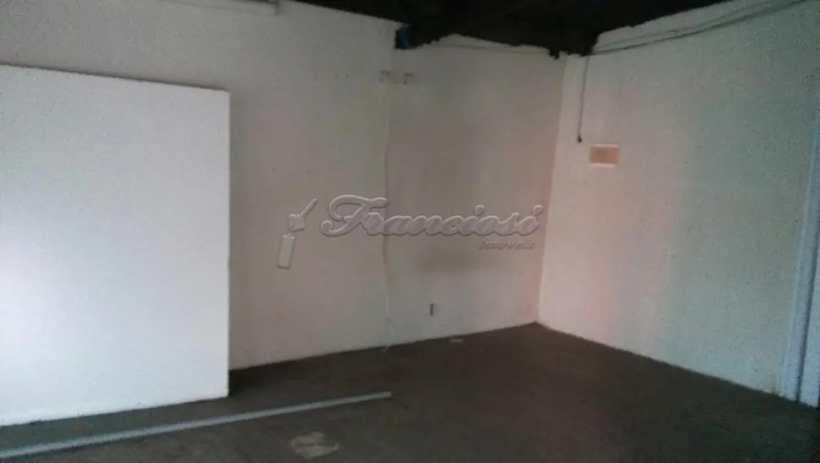 Casa com 2 quartos à venda, 194m2 em Centro, Itapetininga - SP - imagem 5 Foto 5 de Casa com 2 quartos à venda, 194m2 em Centro, Itapetininga - SP