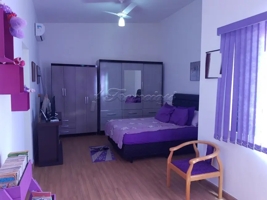 Foto 15 de Casa com 3 quartos à venda, 472m2 em Vila Nova, Itapetininga - SP