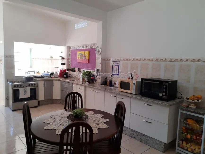 Casa com 3 quartos à venda, 472m2 em Vila Nova, Itapetininga - SP - imagem 9 Foto 9 de Casa com 3 quartos à venda, 472m2 em Vila Nova, Itapetininga - SP