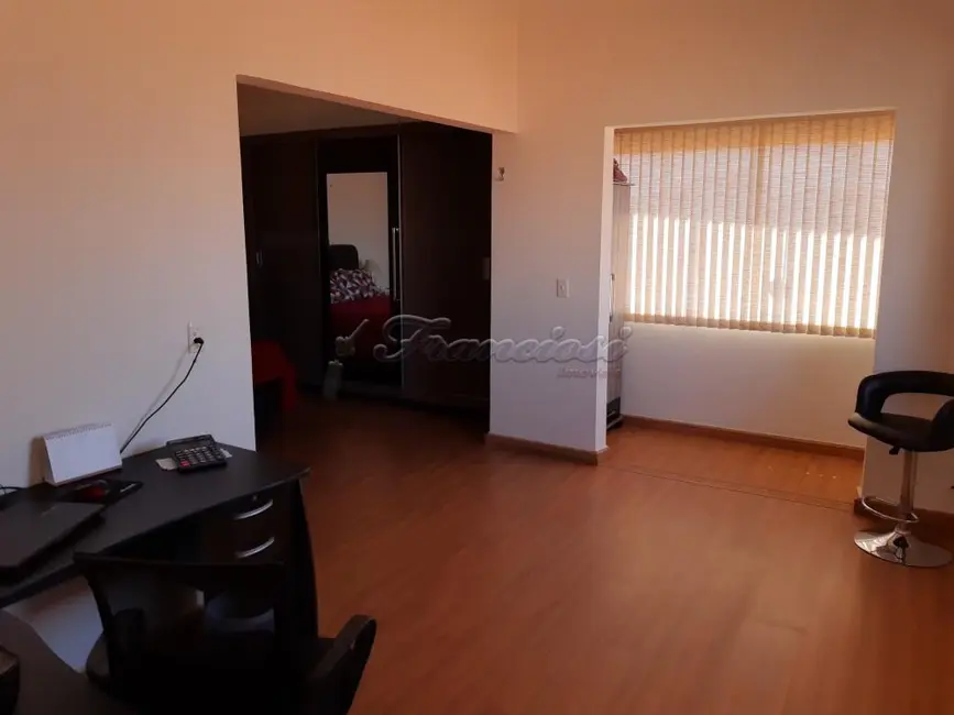 Foto 13 de Casa com 3 quartos à venda, 472m2 em Vila Nova, Itapetininga - SP