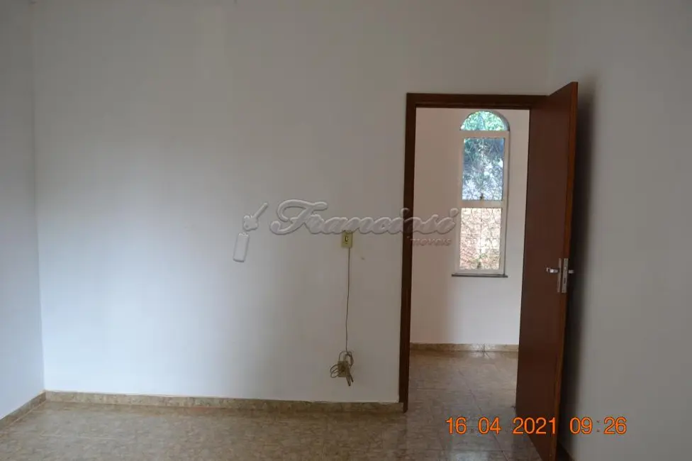 Foto 3 de Casa com 3 quartos à venda, 583m2 em Itapetininga - SP
