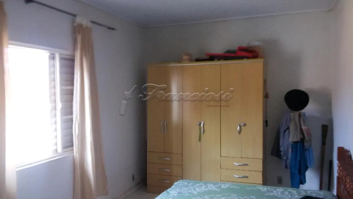 Casa com 3 quartos à venda, 295m2 em Vila Santana, Itapetininga - SP - imagem 5 Foto 5 de Casa com 3 quartos à venda, 295m2 em Vila Santana, Itapetininga - SP