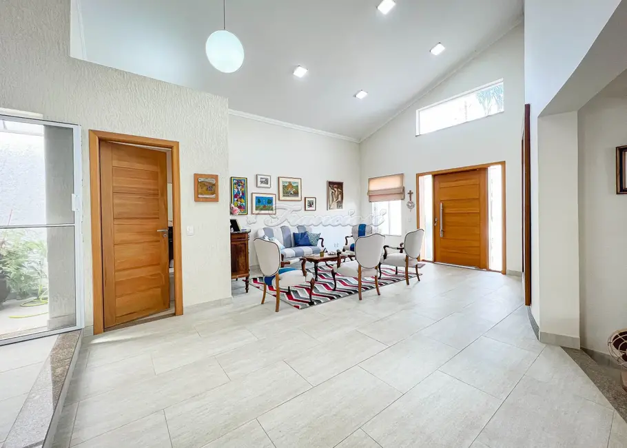 Casa de Condomínio com 3 quartos à venda, 397m2 em Jardim Marabá, Itapetininga - SP - imagem 5 Foto 5 de Casa de Condomínio com 3 quartos à venda, 397m2 em Jardim Marabá, Itapetininga - SP