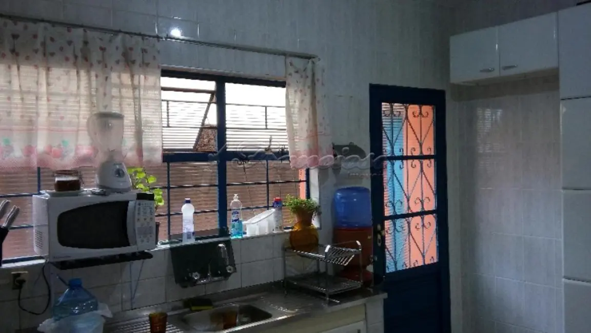 Casa com 3 quartos à venda, 129m2 em Vila Carolina, Itapetininga - SP - imagem 3 Foto 3 de Casa com 3 quartos à venda, 129m2 em Vila Carolina, Itapetininga - SP