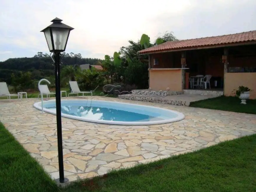 Casa com 2 quartos à venda, 180m2 em Centro, Guarei - SP - imagem 7 Foto 7 de Casa com 2 quartos à venda, 180m2 em Centro, Guarei - SP