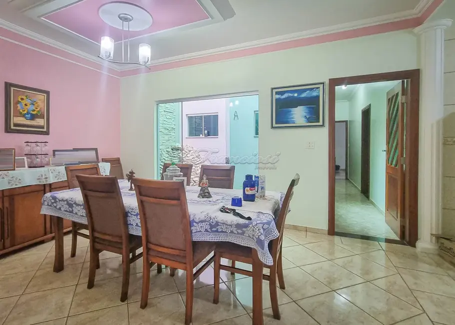 Casa com 3 quartos à venda, 251m2 em Parque da Lagoa, Itapetininga - SP - imagem 3 Foto 3 de Casa com 3 quartos à venda, 251m2 em Parque da Lagoa, Itapetininga - SP