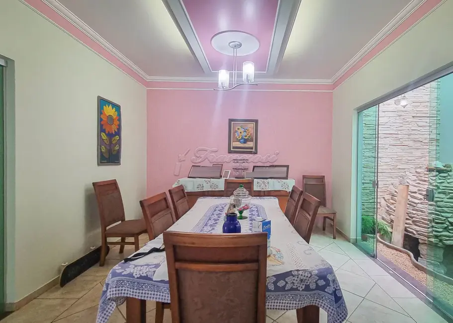 Casa com 3 quartos à venda, 251m2 em Parque da Lagoa, Itapetininga - SP - imagem 4 Foto 4 de Casa com 3 quartos à venda, 251m2 em Parque da Lagoa, Itapetininga - SP