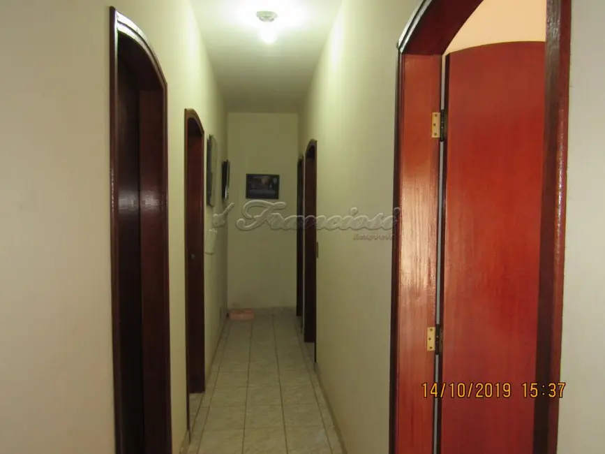 Foto 2 de Sala Comercial com 4 quartos à venda, 251m2 em Itapetininga - SP