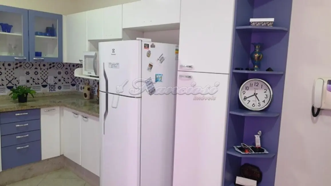 Casa com 3 quartos à venda, 212m2 em Centro, Itapetininga - SP - imagem 5 Foto 5 de Casa com 3 quartos à venda, 212m2 em Centro, Itapetininga - SP