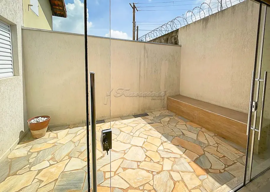 Foto 3 de Casa de Condomínio com 2 quartos à venda, 80m2 em Vila Prado, Itapetininga - SP