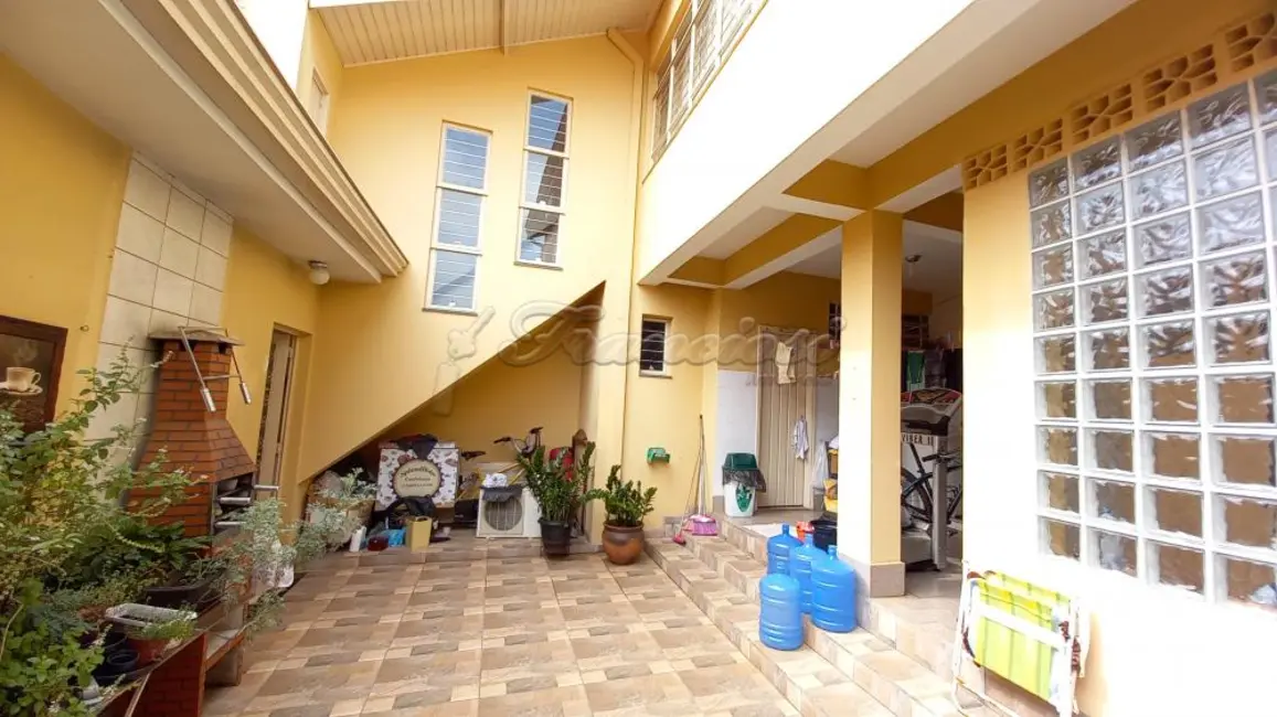 Casa com 4 quartos à venda, 250m2 em Vila Ginez, Itapetininga - SP - imagem 9 Foto 9 de Casa com 4 quartos à venda, 250m2 em Vila Ginez, Itapetininga - SP