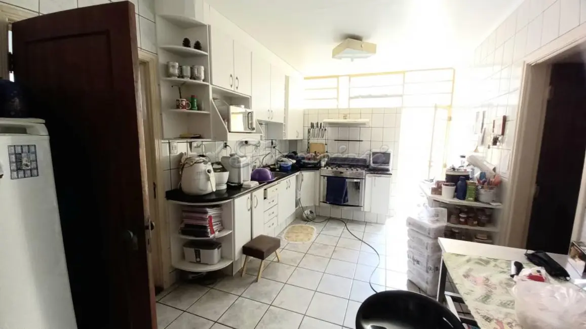 Casa com 4 quartos à venda, 250m2 em Vila Ginez, Itapetininga - SP - imagem 3 Foto 3 de Casa com 4 quartos à venda, 250m2 em Vila Ginez, Itapetininga - SP