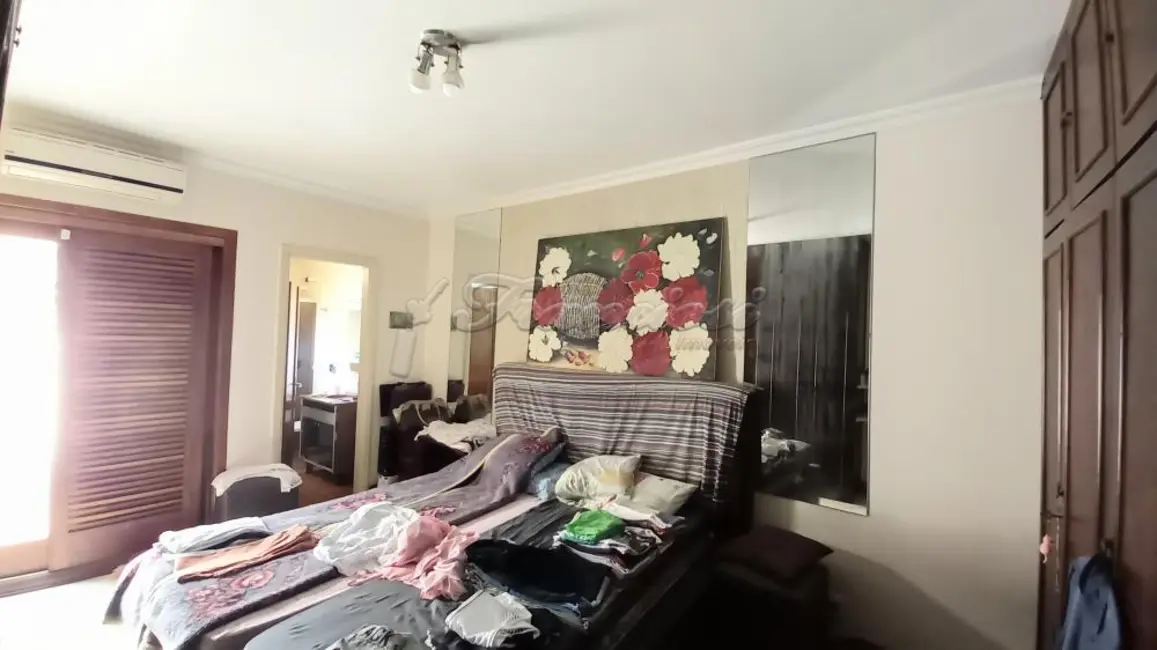 Casa com 4 quartos à venda, 250m2 em Vila Ginez, Itapetininga - SP - imagem 4 Foto 4 de Casa com 4 quartos à venda, 250m2 em Vila Ginez, Itapetininga - SP