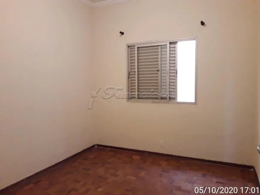 Casa com 3 quartos à venda, 333m2 em Centro, Itapetininga - SP - imagem 4 Foto 4 de Casa com 3 quartos à venda, 333m2 em Centro, Itapetininga - SP