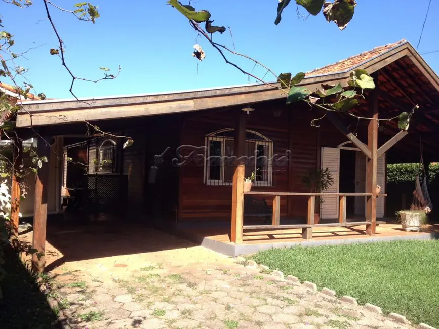 Casa com 4 quartos à venda, 242m2 em Itapetininga - SP - imagem 1 Foto 1 de Casa com 4 quartos à venda, 242m2 em Itapetininga - SP
