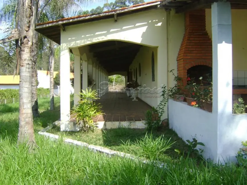 Casa com 4 quartos à venda, 250m2 em Alambari - SP - imagem 2 Foto 2 de Casa com 4 quartos à venda, 250m2 em Alambari - SP