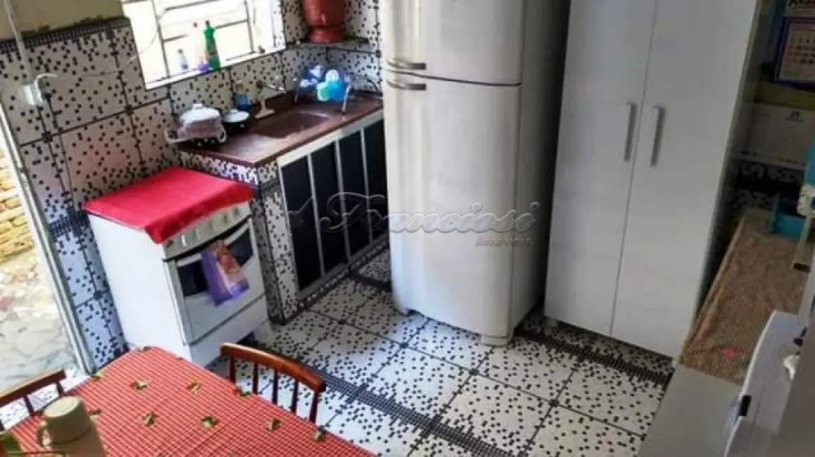 Casa com 3 quartos à venda, 150m2 em Vila Nova Itapetininga, Itapetininga - SP - imagem 3 Foto 3 de Casa com 3 quartos à venda, 150m2 em Vila Nova Itapetininga, Itapetininga - SP