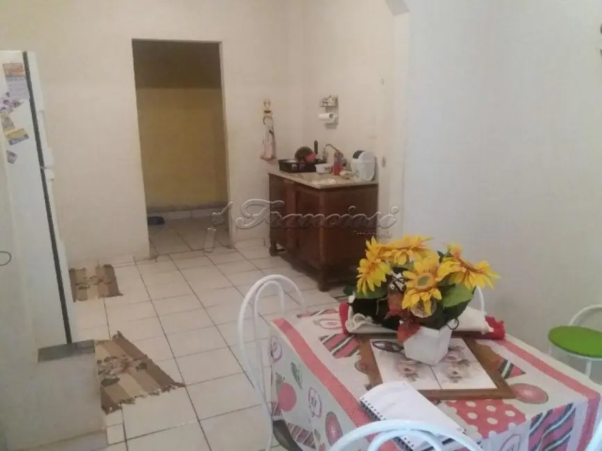 Casa com 2 quartos à venda, 135m2 em Vila Arruda, Itapetininga - SP - imagem 3 Foto 3 de Casa com 2 quartos à venda, 135m2 em Vila Arruda, Itapetininga - SP