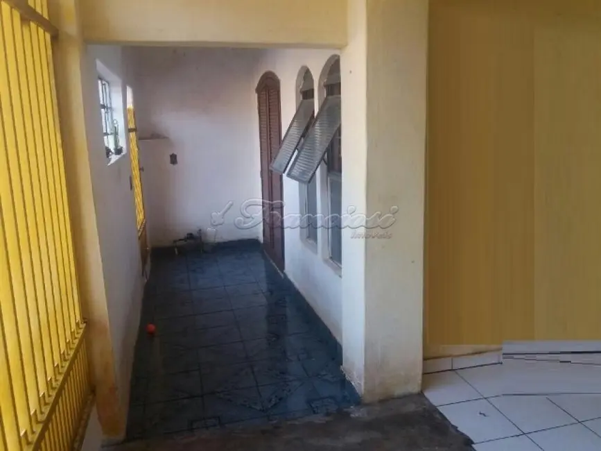 Casa com 2 quartos à venda, 135m2 em Vila Arruda, Itapetininga - SP - imagem 1 Foto 1 de Casa com 2 quartos à venda, 135m2 em Vila Arruda, Itapetininga - SP