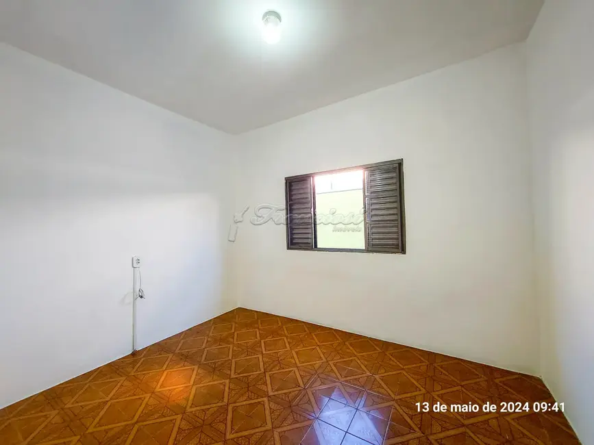 Casa com 2 quartos à venda, 150m2 em Parque da Lagoa, Itapetininga - SP - imagem 4 Foto 4 de Casa com 2 quartos à venda, 150m2 em Parque da Lagoa, Itapetininga - SP