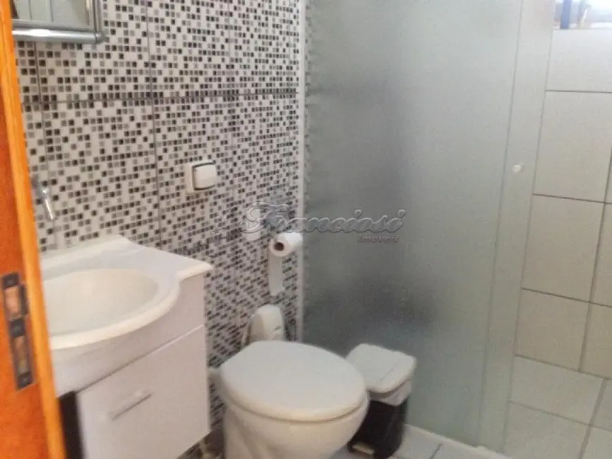 Foto 2 de Casa com 2 quartos à venda, 80m2 em Vila Nastri, Itapetininga - SP