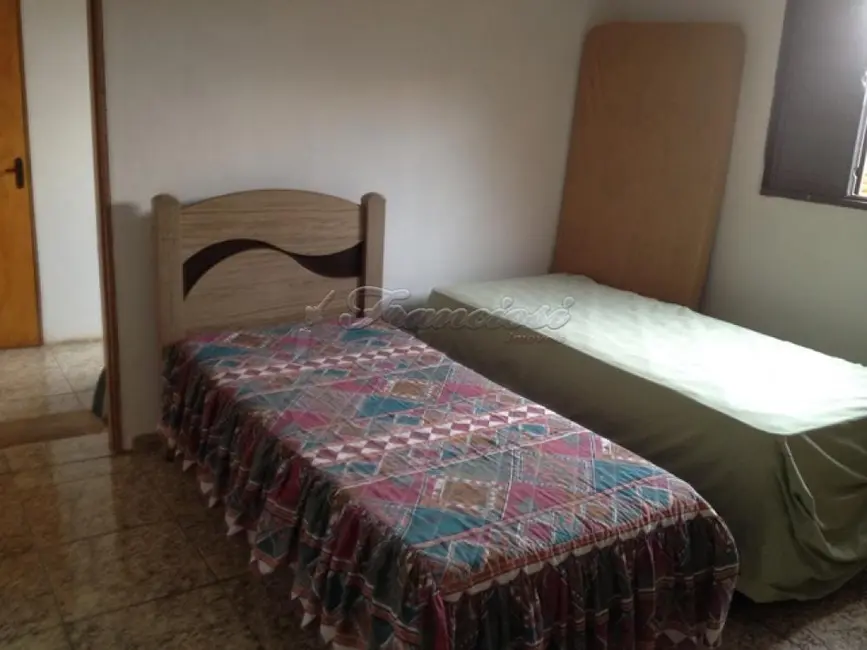 Foto 5 de Casa com 2 quartos à venda, 80m2 em Vila Nastri, Itapetininga - SP