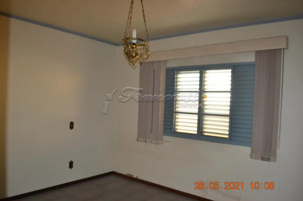 Casa com 3 quartos à venda, 327m2 em Centro, Itapetininga - SP - imagem 7 Foto 7 de Casa com 3 quartos à venda, 327m2 em Centro, Itapetininga - SP