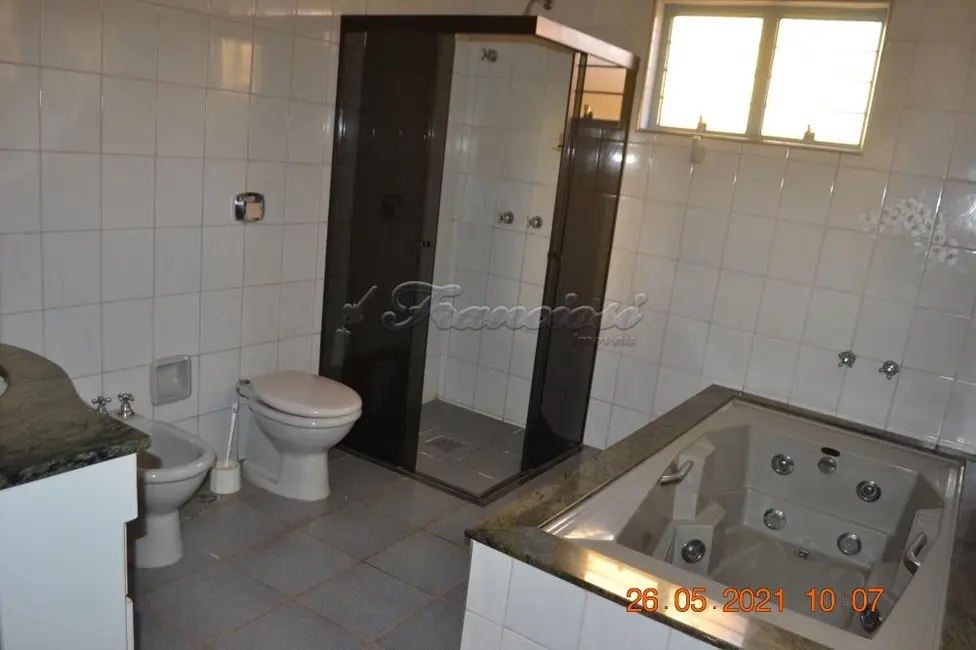 Casa com 3 quartos à venda, 327m2 em Centro, Itapetininga - SP - imagem 8 Foto 8 de Casa com 3 quartos à venda, 327m2 em Centro, Itapetininga - SP