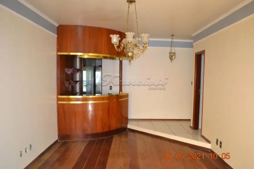 Casa com 3 quartos à venda, 327m2 em Centro, Itapetininga - SP - imagem 4 Foto 4 de Casa com 3 quartos à venda, 327m2 em Centro, Itapetininga - SP