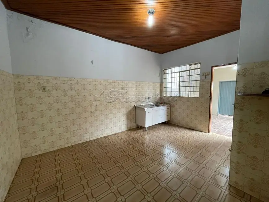 Casa com 3 quartos à venda, 124m2 em Centro, Itapetininga - SP - imagem 8 Foto 8 de Casa com 3 quartos à venda, 124m2 em Centro, Itapetininga - SP