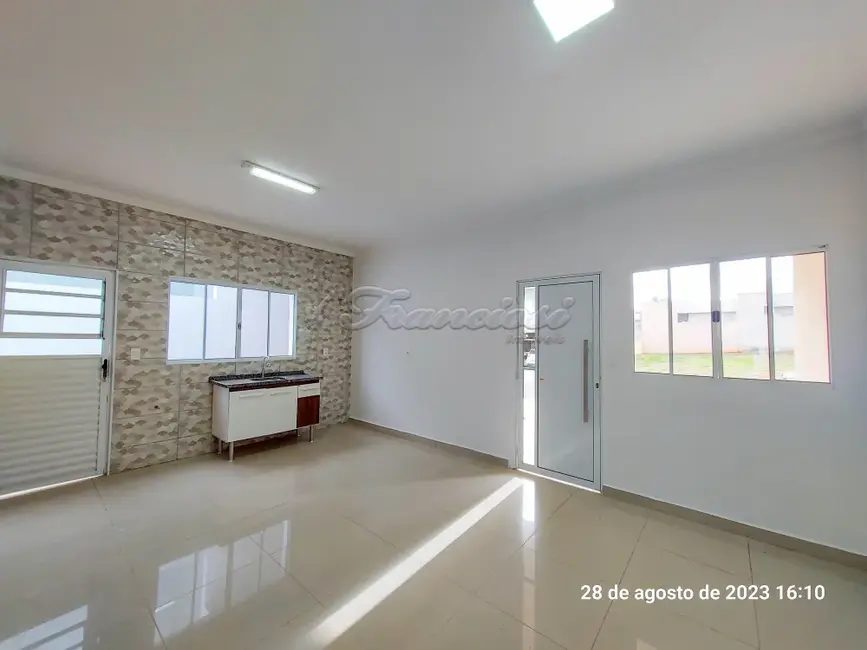 Casa de Condomínio com 3 quartos à venda, 150m2 em Vila Popular, Itapetininga - SP - imagem 3 Foto 3 de Casa de Condomínio com 3 quartos à venda, 150m2 em Vila Popular, Itapetininga - SP