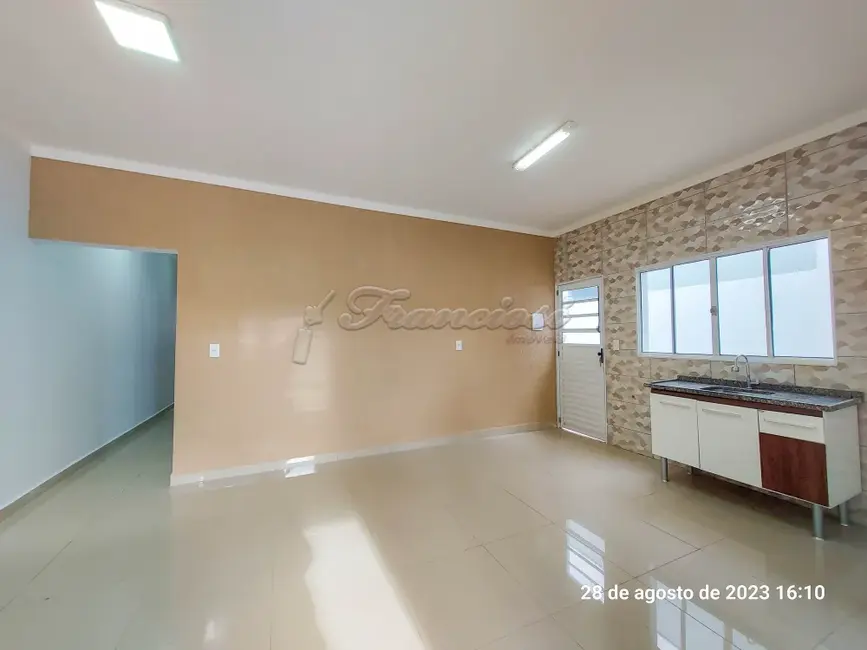 Foto 2 de Casa de Condomínio com 3 quartos à venda, 150m2 em Vila Popular, Itapetininga - SP