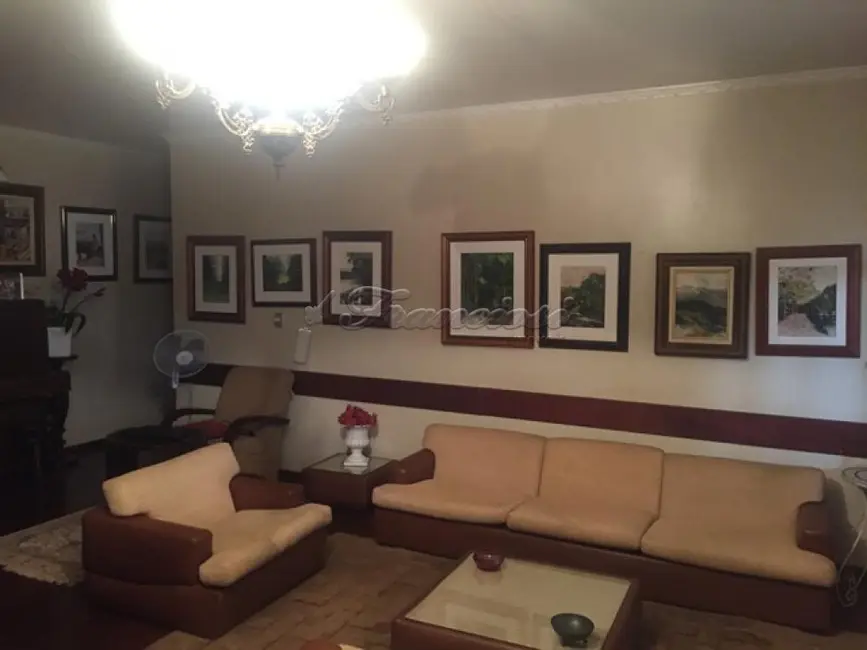 Casa com 4 quartos à venda, 360m2 em Vila Aurora, Itapetininga - SP - imagem 2 Foto 2 de Casa com 4 quartos à venda, 360m2 em Vila Aurora, Itapetininga - SP