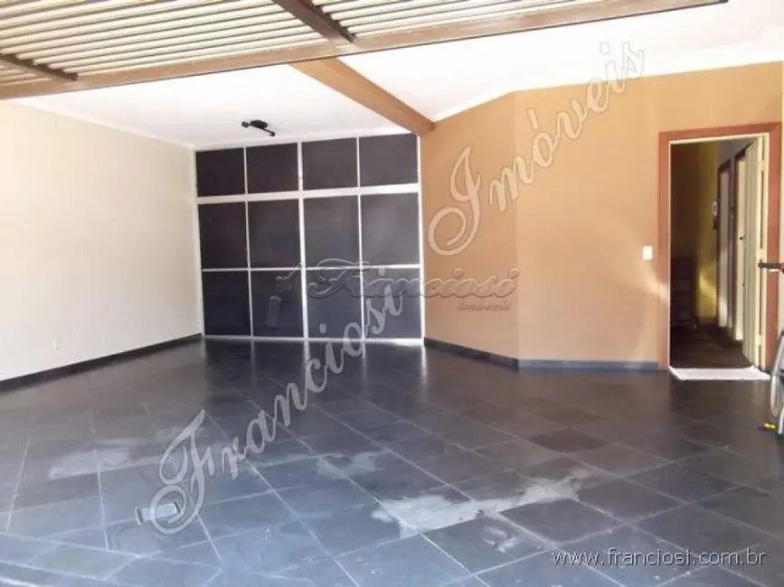 Foto 2 de Casa com 3 quartos à venda, 410m2 em Vila Maria, Itapetininga - SP