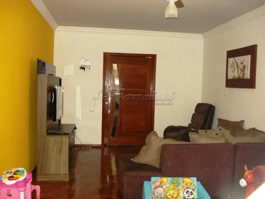 Foto 2 de Casa com 3 quartos à venda, 198m2 em Itapetininga - SP