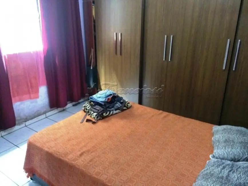 Casa com 2 quartos à venda, 104m2 em Vila Carolina, Itapetininga - SP - imagem 3 Foto 3 de Casa com 2 quartos à venda, 104m2 em Vila Carolina, Itapetininga - SP