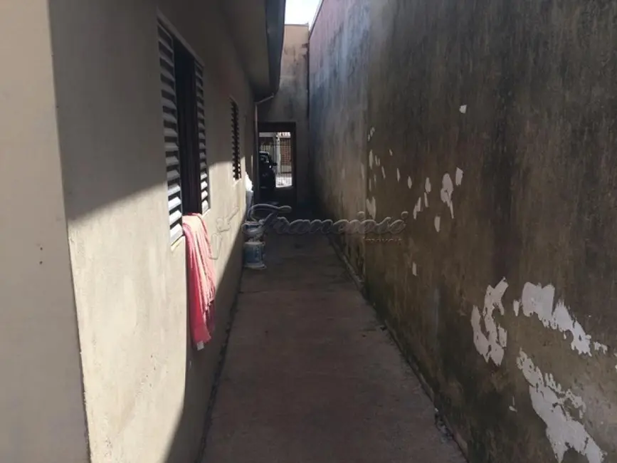 Casa com 2 quartos à venda, 104m2 em Vila Carolina, Itapetininga - SP - imagem 4 Foto 4 de Casa com 2 quartos à venda, 104m2 em Vila Carolina, Itapetininga - SP