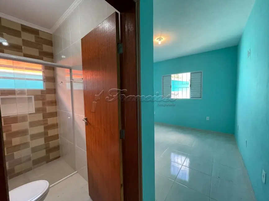 Casa com 2 quartos à venda, 150m2 em Vila Célia, Itapetininga - SP - imagem 6 Foto 6 de Casa com 2 quartos à venda, 150m2 em Vila Célia, Itapetininga - SP