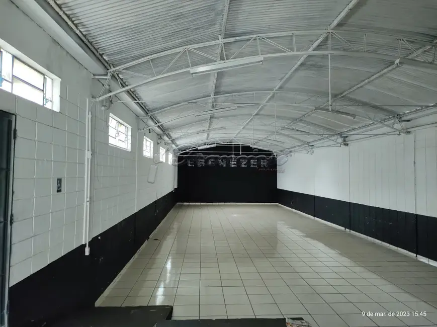 Sala Comercial à venda, 300m2 em Vila Rio Branco, Itapetininga - SP - imagem 4 Foto 4 de Sala Comercial à venda, 300m2 em Vila Rio Branco, Itapetininga - SP