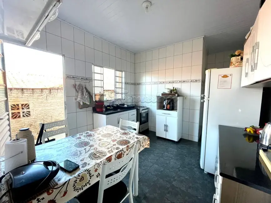 Casa com 3 quartos à venda, 150m2 em Vila Piedade, Itapetininga - SP - imagem 2 Foto 2 de Casa com 3 quartos à venda, 150m2 em Vila Piedade, Itapetininga - SP