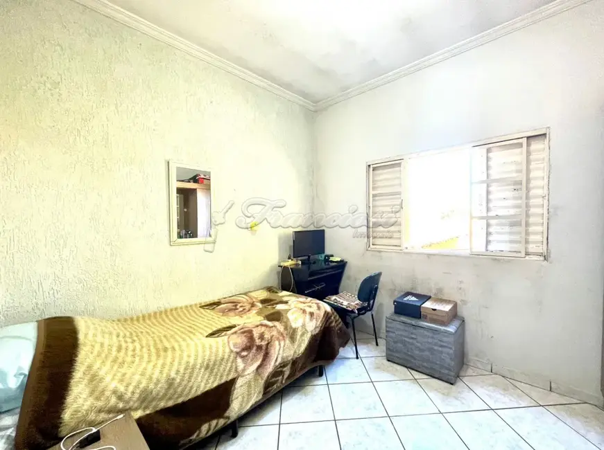 Casa com 3 quartos à venda, 150m2 em Vila Piedade, Itapetininga - SP - imagem 5 Foto 5 de Casa com 3 quartos à venda, 150m2 em Vila Piedade, Itapetininga - SP