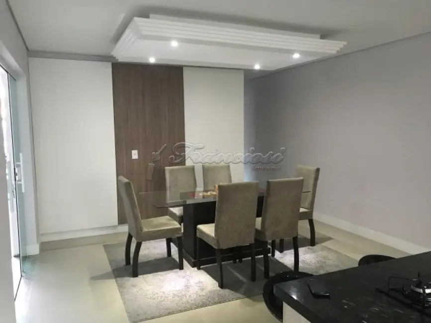 Casa com 3 quartos à venda, 244m2 em Jardim Santa Inêz, Itapetininga - SP - imagem 4 Foto 4 de Casa com 3 quartos à venda, 244m2 em Jardim Santa Inêz, Itapetininga - SP