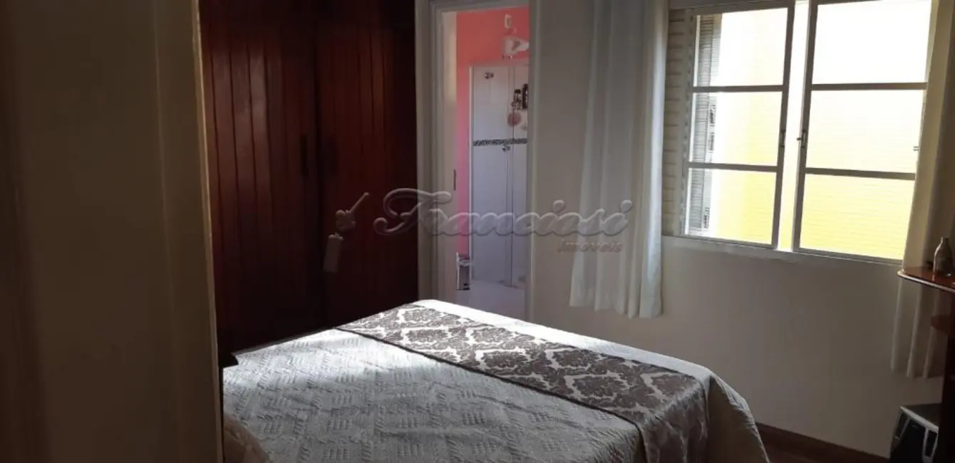 Casa com 4 quartos à venda, 546m2 em Centro, Itapetininga - SP - imagem 8 Foto 8 de Casa com 4 quartos à venda, 546m2 em Centro, Itapetininga - SP