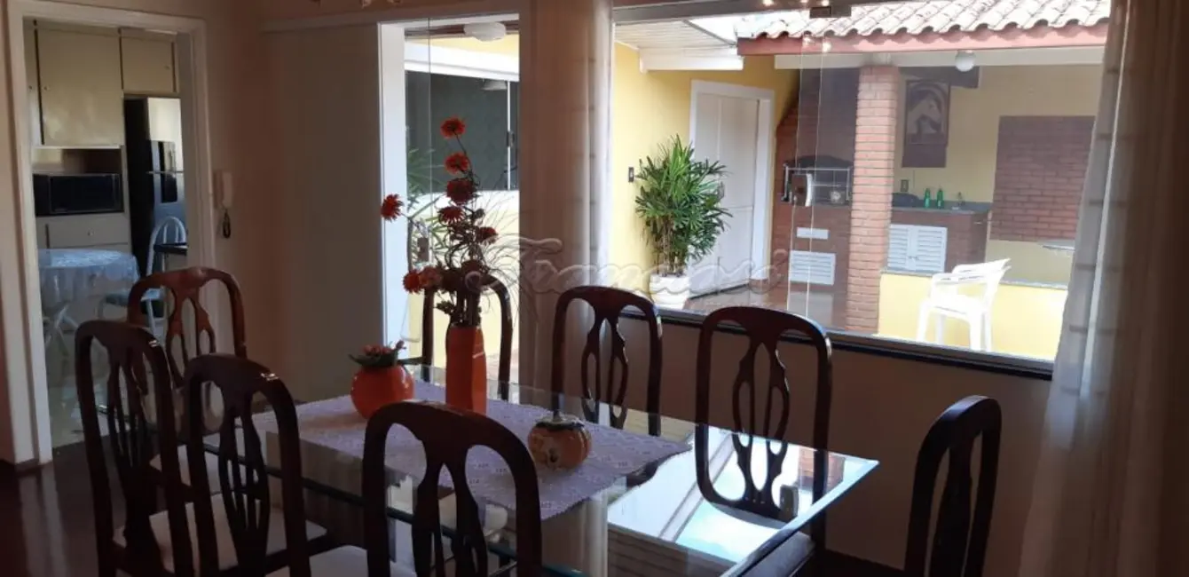Casa com 4 quartos à venda, 546m2 em Centro, Itapetininga - SP - imagem 3 Foto 3 de Casa com 4 quartos à venda, 546m2 em Centro, Itapetininga - SP